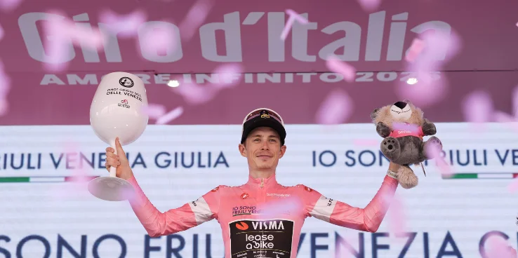 Giro d’Italia entra em fase decisiva: Vingegaard assume a Maglia Rosa e Dversnes surpreende em Milão