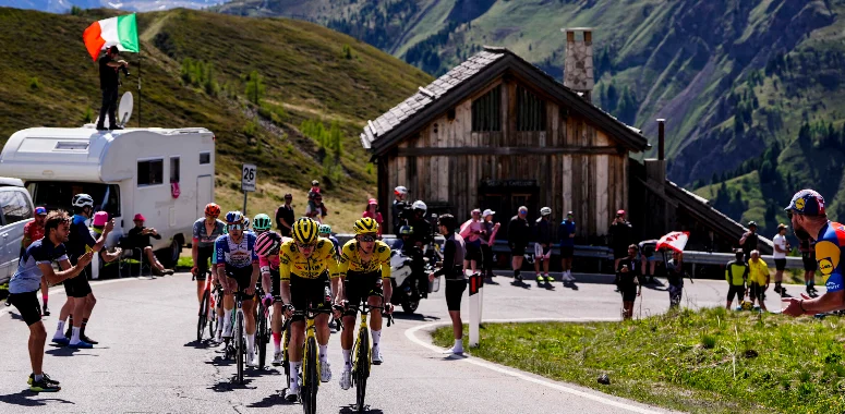 Giro d’Italia 2026: Valgren, Magnier e Kuss brilham em três dias decisivos